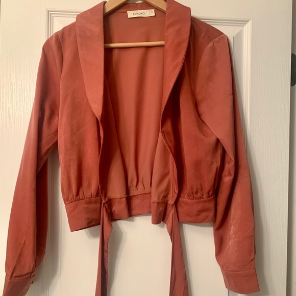 Rokoko wrap satin top with tie. Size small. - Picture 2 of 4